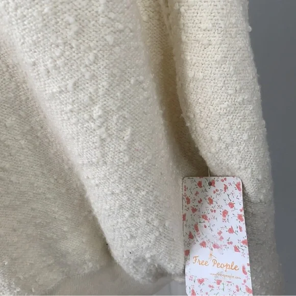 FREE PEOPLE Found My Friend Pullover Oversized Sweater in Ivory - Medium NWT